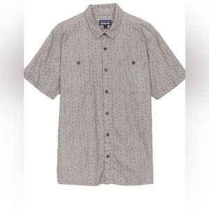 Patagonia Short Sleeve Button Down Shirt Color:Batik Hex Micro:Hex Grey Size XXL